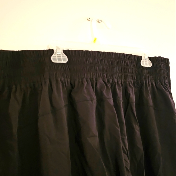 Halara Joggers - Picture 3 of 6